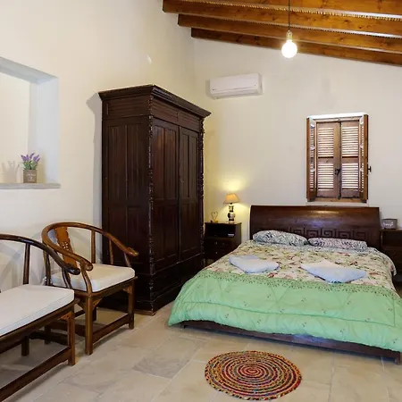 Stonehouse With Private Swimming Pool