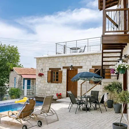 Stonehouse With Private Swimming Pool