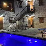 Stonehouse With Private Swimming Pool *