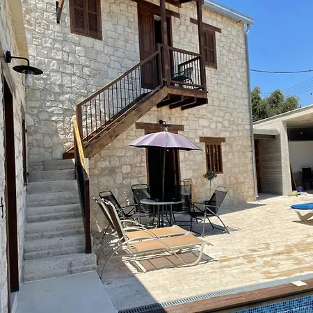 Stonehouse With Private Swimming Pool パ フォス
