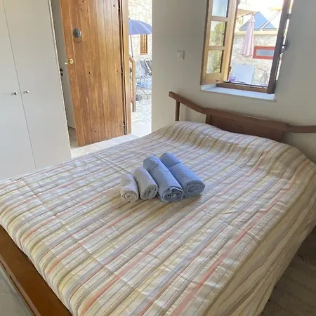 Holiday home Stonehouse With Private Swimming Pool Kallepia