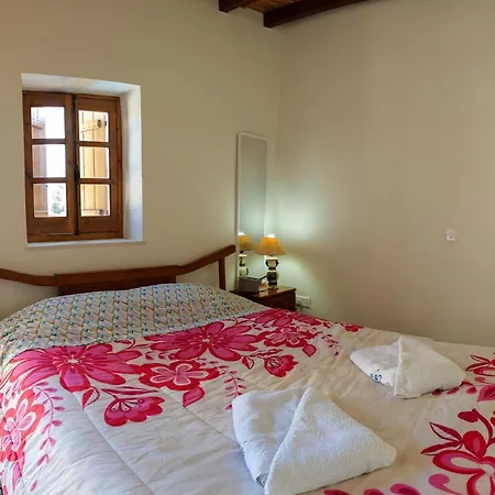 Stonehouse With Private Swimming Pool