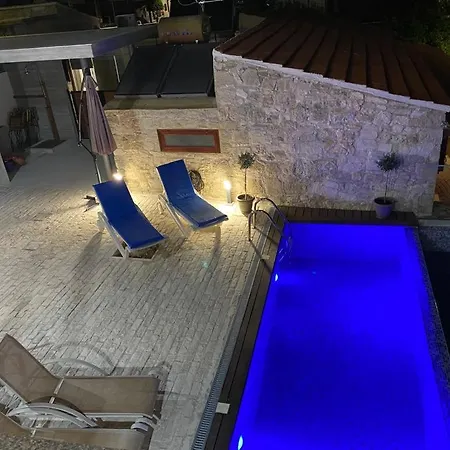 Stonehouse With Private Swimming Pool