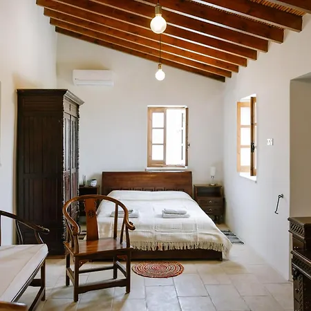 Stonehouse With Private Swimming Pool بيت للعطل Kallepia