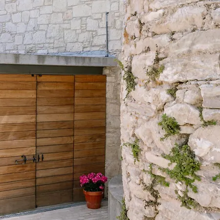 Stonehouse With Private Swimming Pool Kallepia