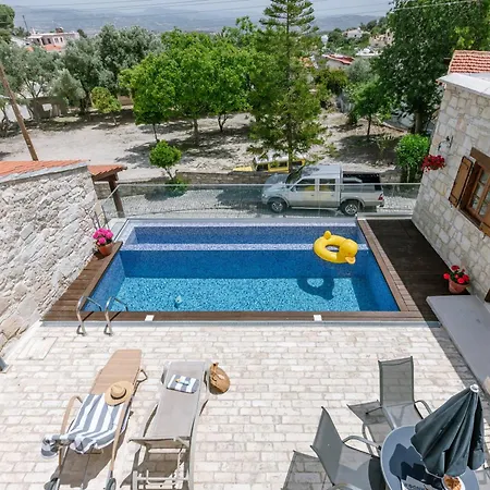 Stonehouse With Private Swimming Pool بيت للعطل *