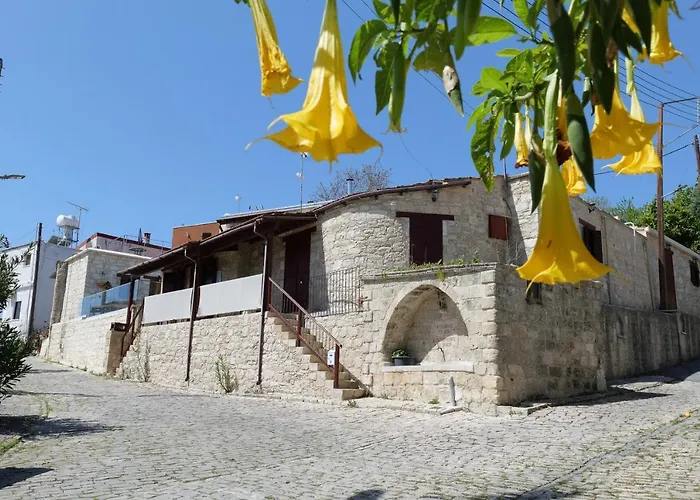 Stonehouse With Private Swimming Pool Βίλα Πάφος