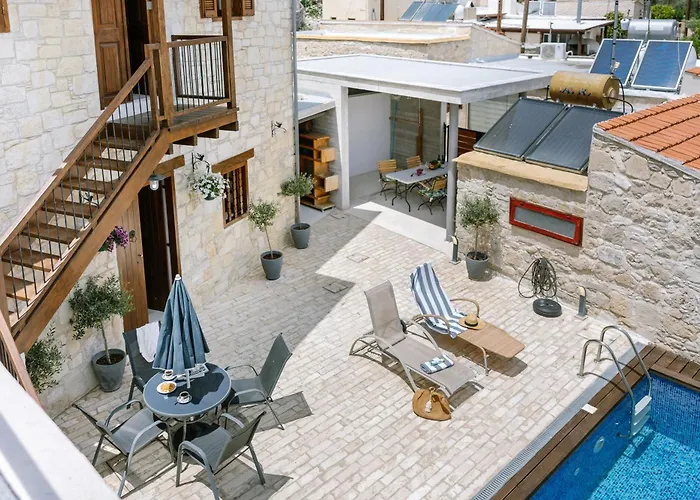Stonehouse With Private Swimming Pool Πάφος