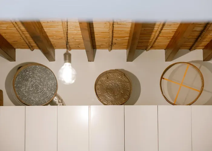 Stonehouse With Private Swimming Pool * パ フォス