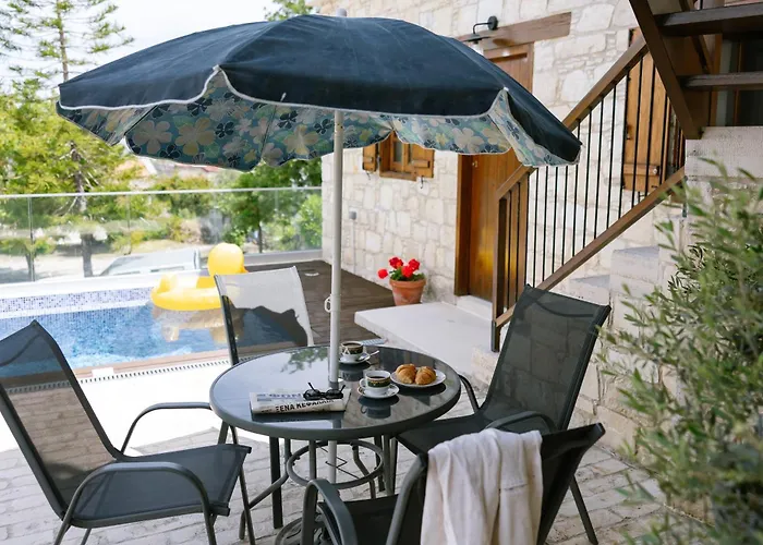 Stonehouse With Private Swimming Pool