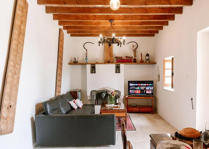 Stonehouse With Private Swimming Pool *