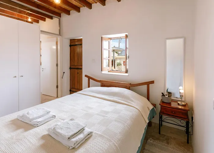 Stonehouse With Private Swimming Pool *