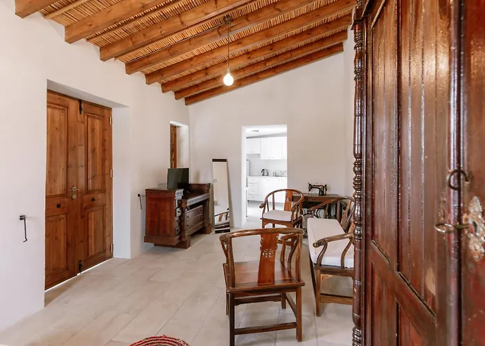 Stonehouse With Private Swimming Pool *