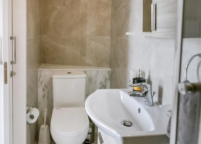 Stonehouse With Private Swimming Pool Vila