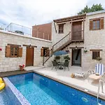 Stonehouse With Private Swimming Pool