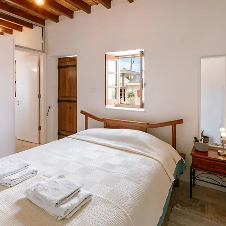 Stonehouse With Private Swimming Pool *