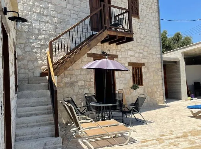 Stonehouse With Private Swimming Pool Paphos