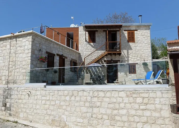 Stonehouse With Private Swimming Pool