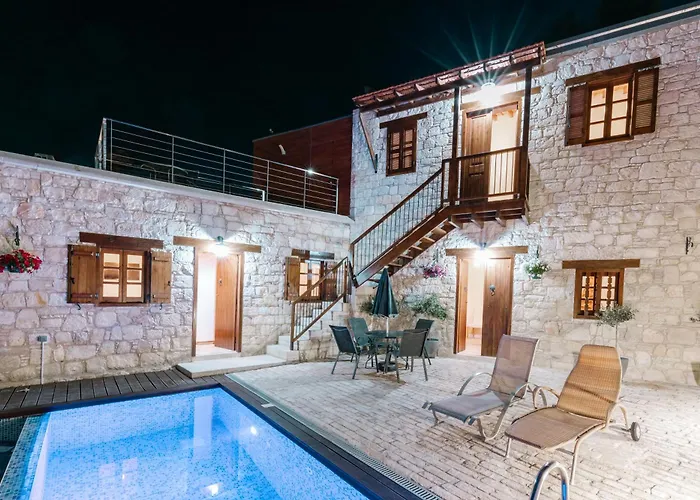 Villa Stonehouse With Private Swimming Pool *