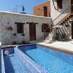 Vilă Stonehouse With Private Swimming Pool *