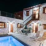 Vilă Stonehouse With Private Swimming Pool *