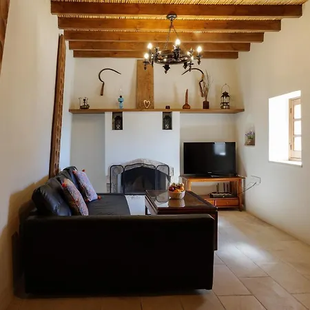 Villa Stonehouse With Private Swimming Pool